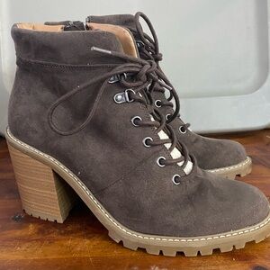 Universal Thread Dark Brown Lace-Up Boots